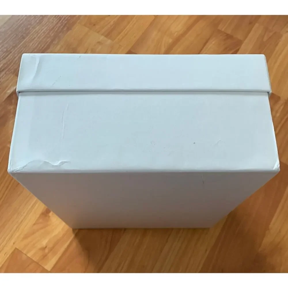 Vince‎ empty shoe box